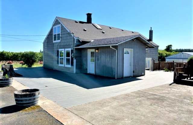 Enjoy the Country living, Home on acres in Yamhill Oregon photos photos
