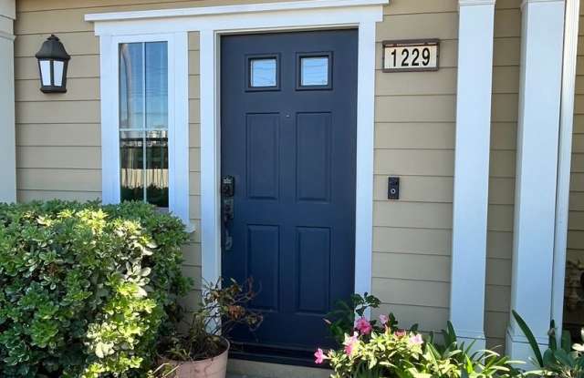 Beautiful Tri-level in Irvine! photos photos