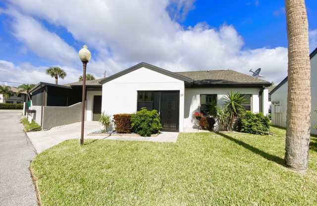 Welcome to Aqua Gardens in Port Charlotte! Gallery 3