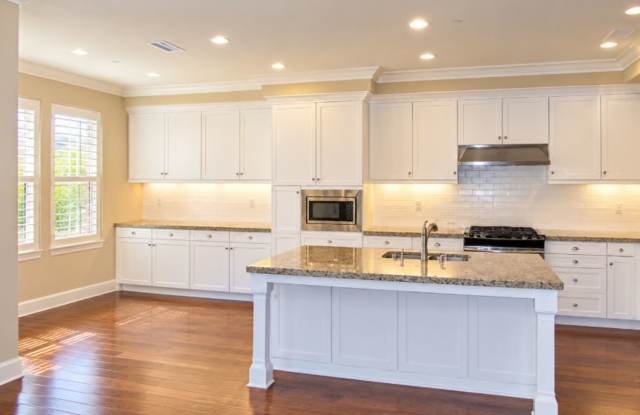 Stonegate 3-Bedroom with 2-Car Garage | Irvine Unified Schools | Resort-Style Amenities Gallery 3