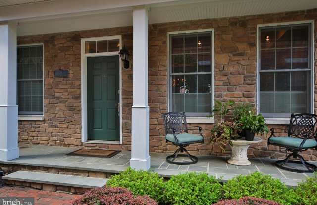 6 WATSON MILL Lane Gallery 2