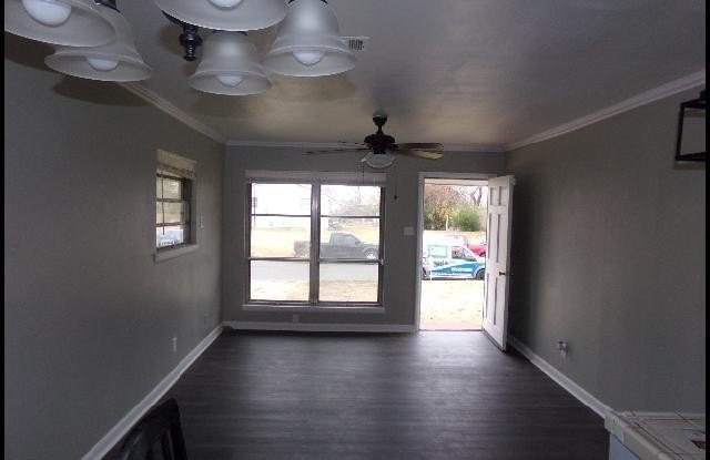 5004 S Woodland Drive Gallery 3