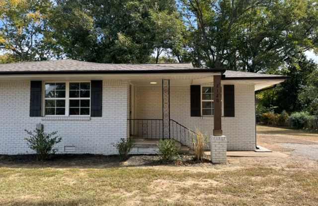 Renovated 2 Bedroom 1 Bath Duplex for Rent! Gallery 1