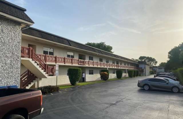 5900 NW 17th Pl photos photos