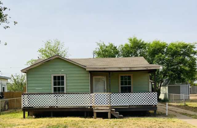 3 Bedroom 1 Bath home Call today for Move in Special photos photos