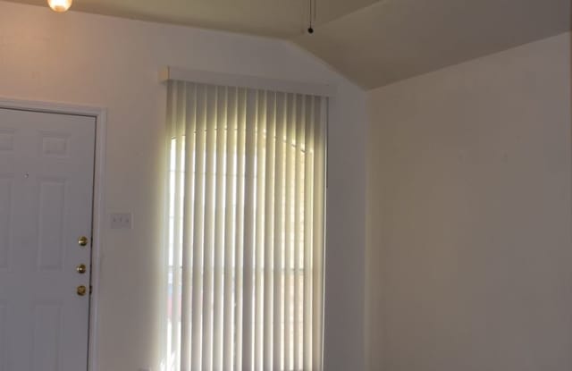 2608Lucille Gallery 3