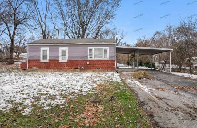 13508 Silver Lane - 13508 Silver Lane, Independence, MO 64050