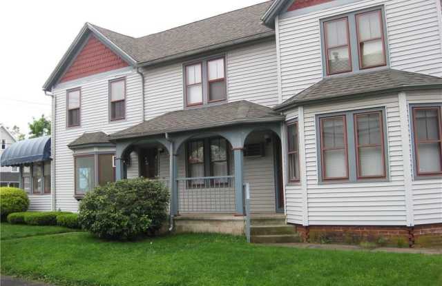 4 Orchard Street - 4 Orchard Street, Manchester, CT 06040