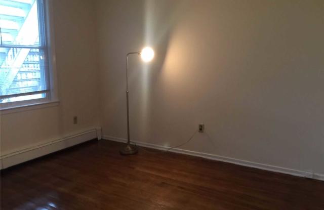 170-07 Lithonia Ave Gallery 4