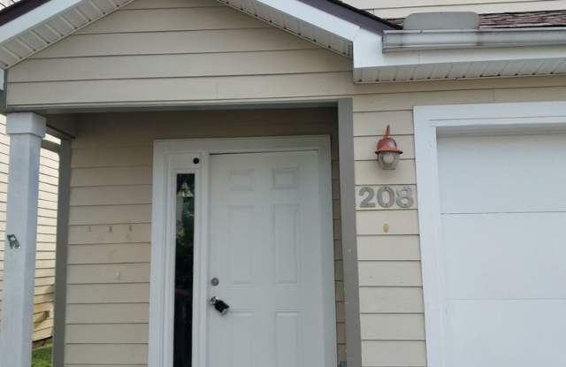 Cute townhome with 3 bd / 2.5 Bath photos photos