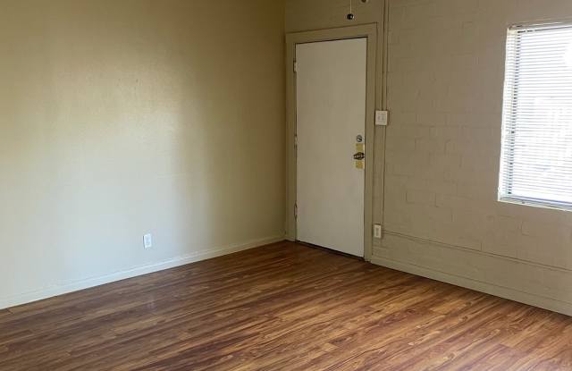 1222 W. Roosevelt Street Gallery 3