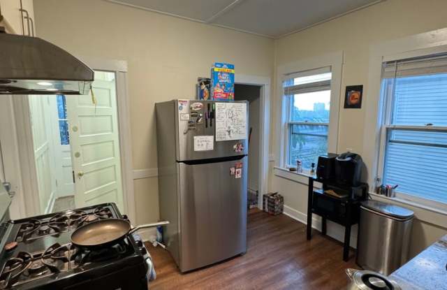 Unique BU Apartment. 9/1/26! Gallery 3
