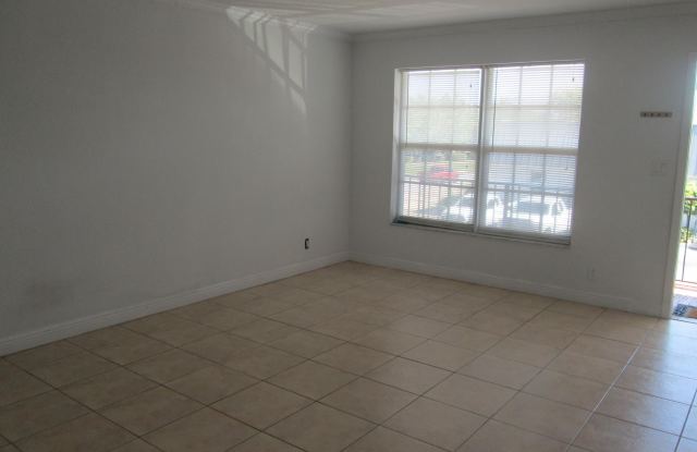405 N Cypress Drive Gallery 3