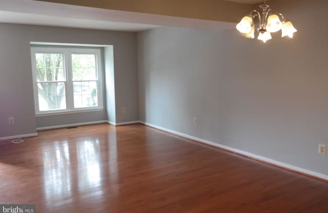 8754 MANAHAN DRIVE Gallery 3