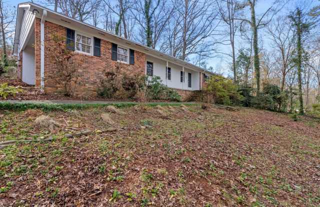 Charming 3-bedroom, 2-bath traditional home situated less than two miles from Clemson University! photos photos