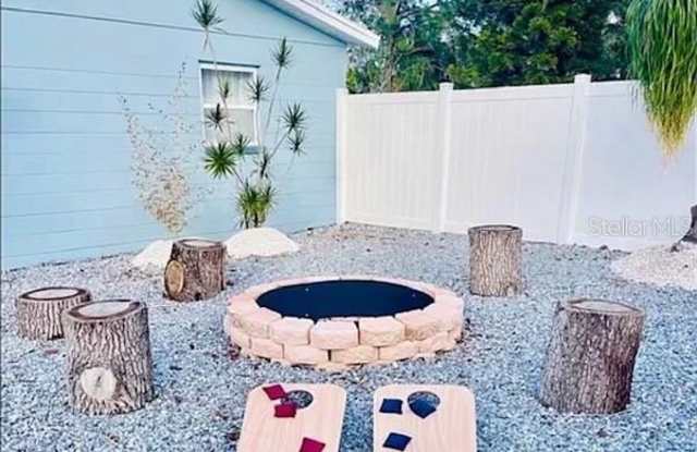 10940 DOROTHY Lane Gallery 4