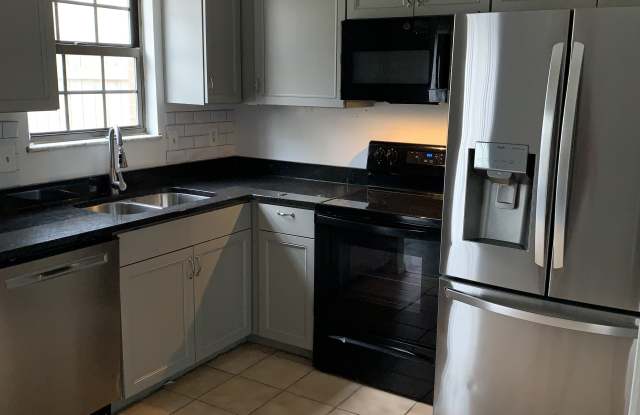 724 Ohio Pike - 724 Ohio Pike, Withamsville, OH 45245