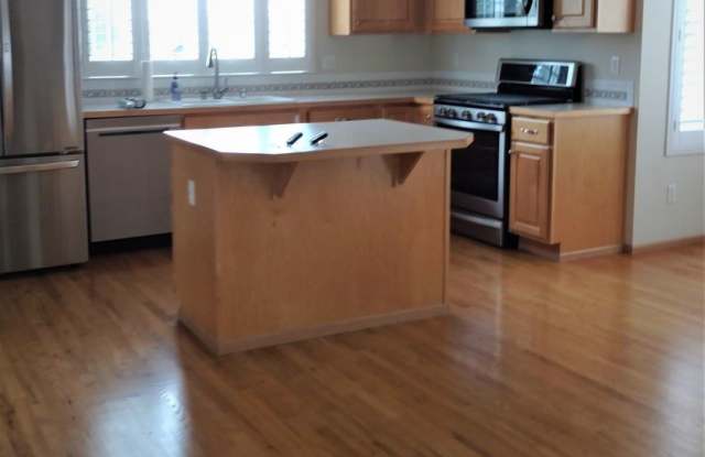 6133 Regatta Place NE Gallery 3