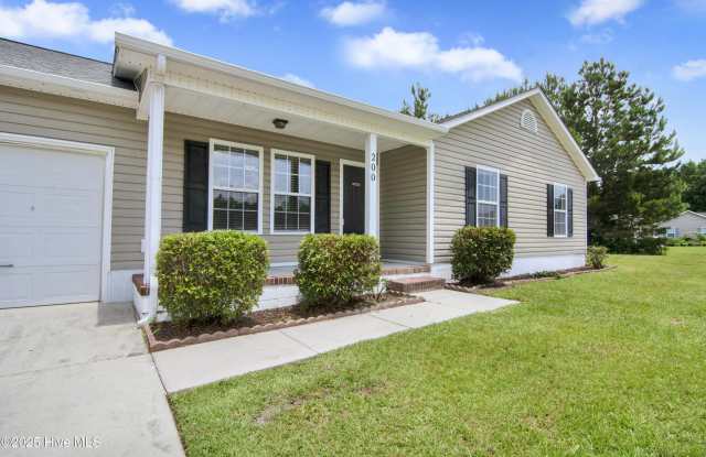 200 America Court - 200 America Court, Onslow County, NC 28540