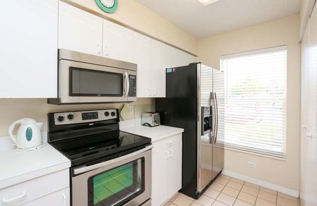 ***FOREST LAKES***FIRST FLOOR***LAKE VIEW***ANNUAL-AVAILABLE FURNISHED OR UNFURNISHED*** photos photos