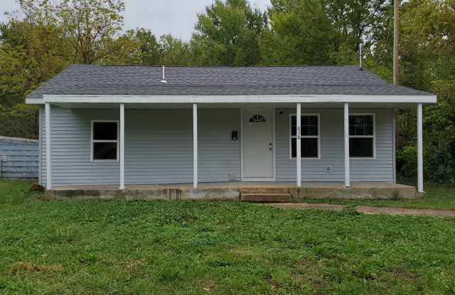 COMING SOON!!! REMODELED 3 BEDROOM HOME FOR RENT!! - 638 Bennett Street, Lebanon, MO 65536