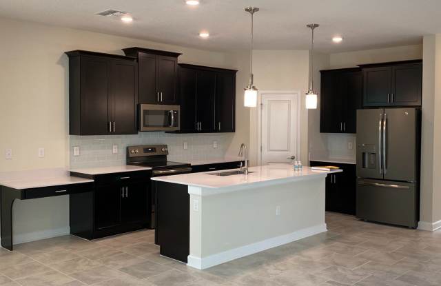 5/3, beautifully maintained in STOREY PARK HOME! photos photos