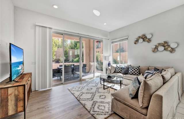 130 Newall Gallery 3