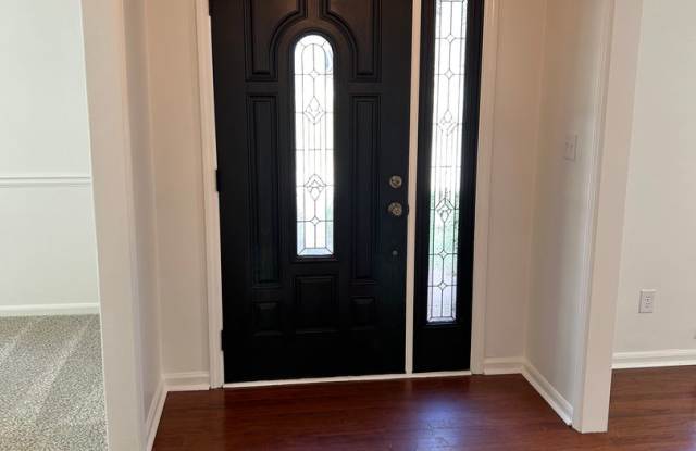 North Columbus, 4BR/3.5BA, Shopping & Close to I-185 to Ft Benning & I-85 Gallery 3