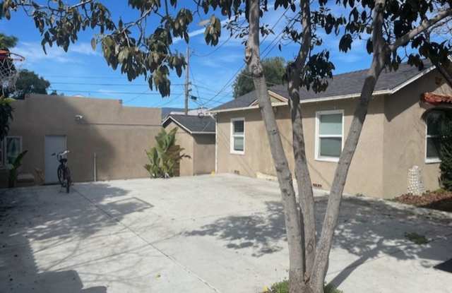 Charming Studio photos photos