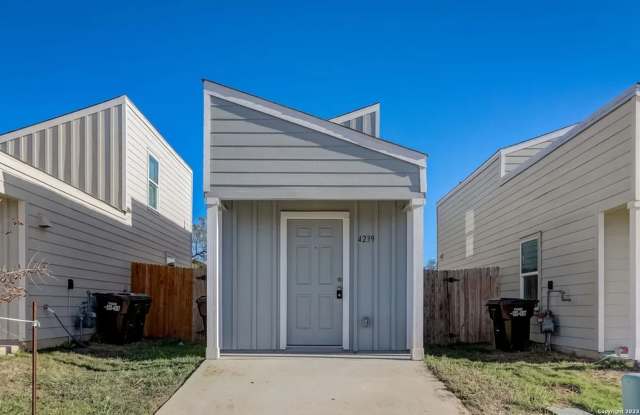 Available Now! 1 Bedroom / 1 Bath Home Efficiency Home! MUST SEE! photos photos