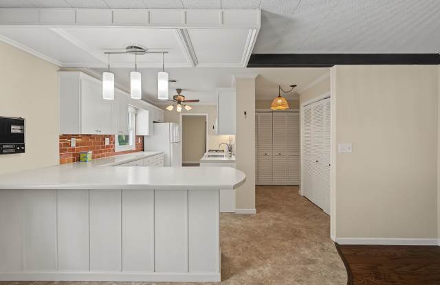 Spacious 3-Bedroom, 2-Bath Home for Rent in Urbana Gallery 1