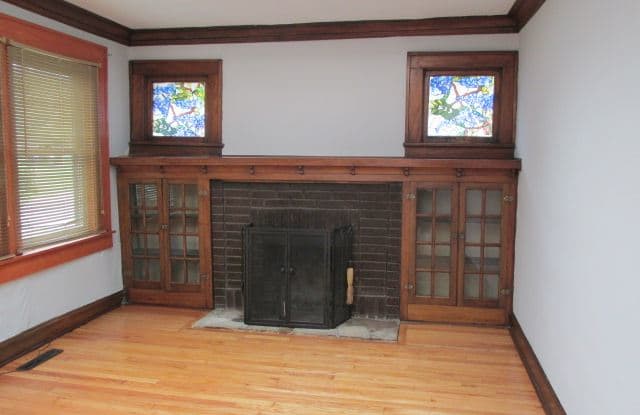 4731 Wyoming St - 4731 Wyoming Street, Kansas City, MO 64112