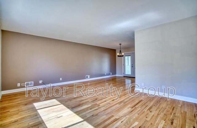 10469 Ronald Lane Gallery 2