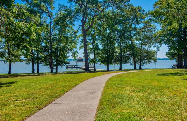 Lakeshore Villas Gallery 3