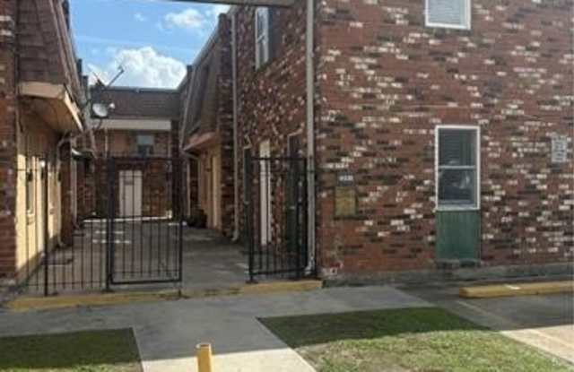 2501 HOUMA Boulevard photos photos