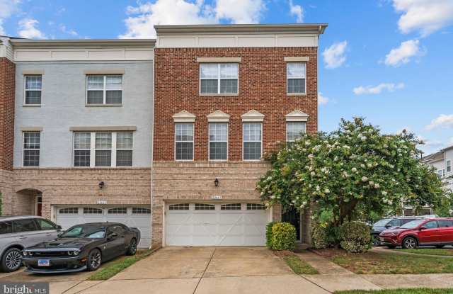 22667 FLOWING SPRING SQUARE - 22667 Flowing Spring Square, Brambleton, VA 20148