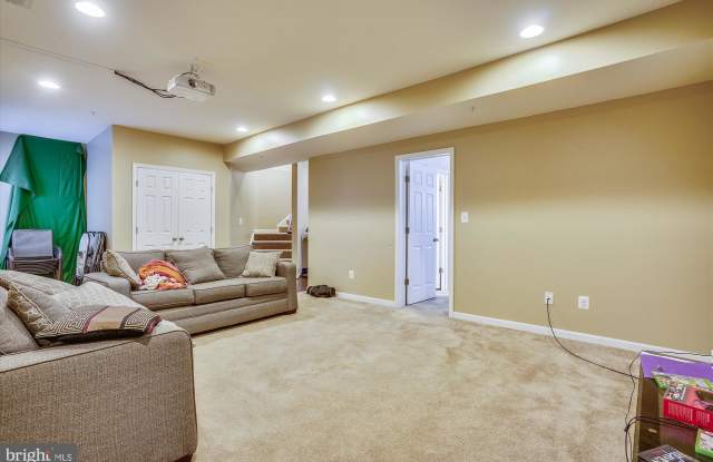 3507 EAGLE RIDGE DRIVE Gallery 2