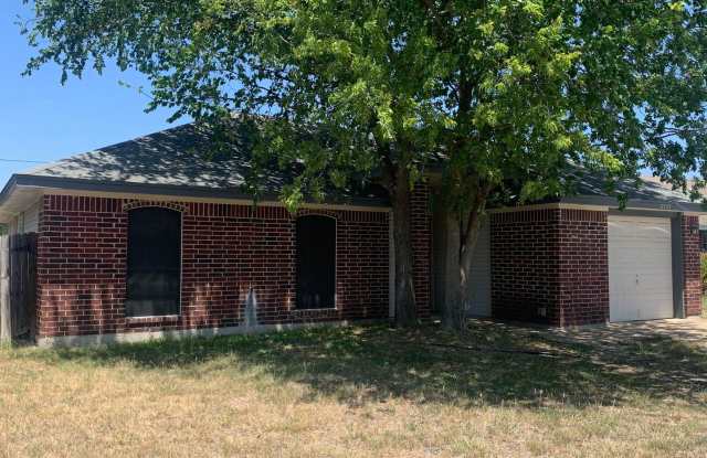 MOVE IN SPECIAL - Rent Reduced! Fresh updates! photos photos