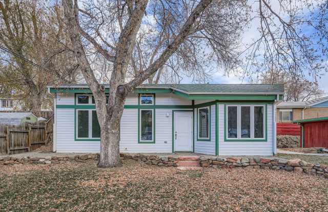 Centrally Located Stylish Boulder ADU with Natural Light  Convenience - 2290 Nicholl Street East, Boulder, CO 80304