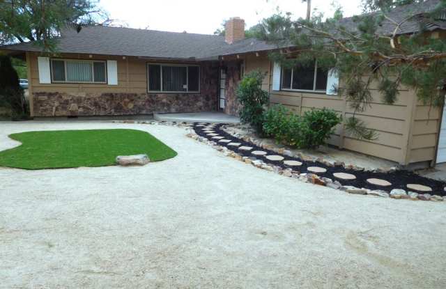 UNR friendly 3 Bedroom , 2 Bath close to campus photos photos