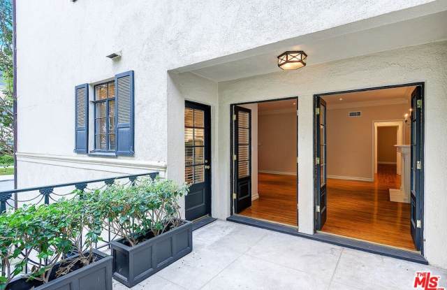 149 S Rodeo Dr Gallery 4