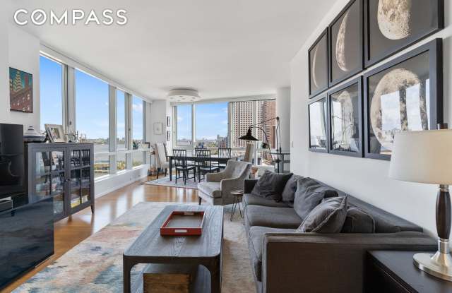 200 Chambers Street photos photos