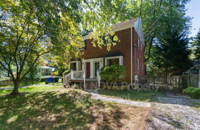 6982 Fairfax Dr - 6982 Fairfax Drive, Arlington, VA 22213