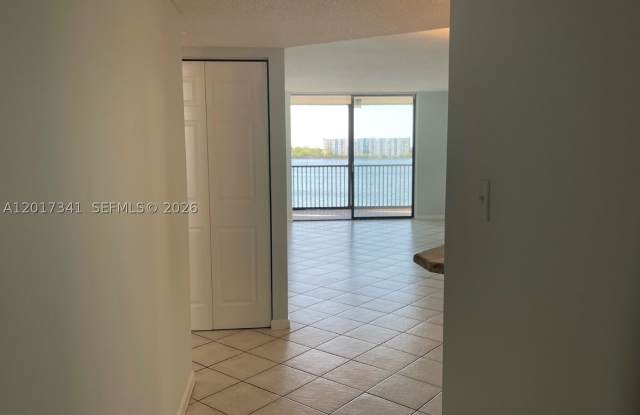 117 Lake Emerald Dr Gallery 3