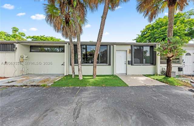 6480 Miami Lakes Dr E Gallery 1