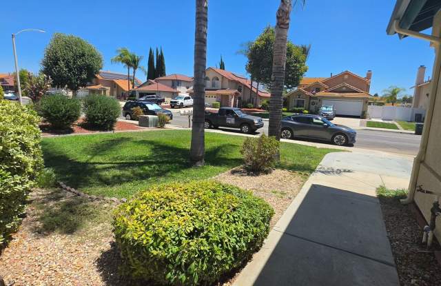 Gorgeous Single Story Home - In the Heart of Temecula Gallery 4