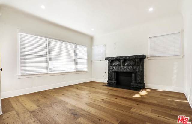 364 PARKMAN Avenue Gallery 2