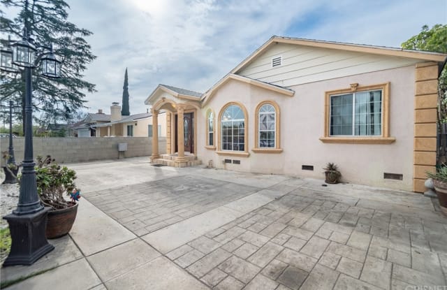 6339 Simpson Avenue - 6339 Simpson Avenue, Los Angeles, CA 91606