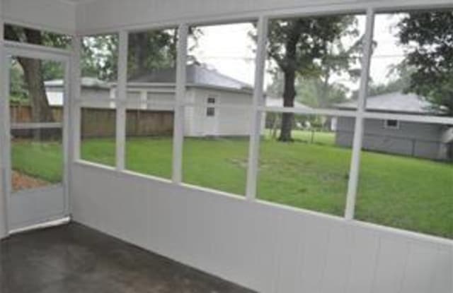 915 Worthshire Street - 915 Worthshire Street, Houston, TX 77008