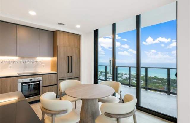 580 72nd Street cu-PH02, Miami Beach, FL 33141 Gallery 1